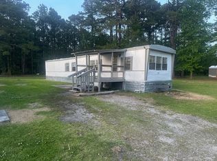 1202 Lake Rd, Newport, NC 28570