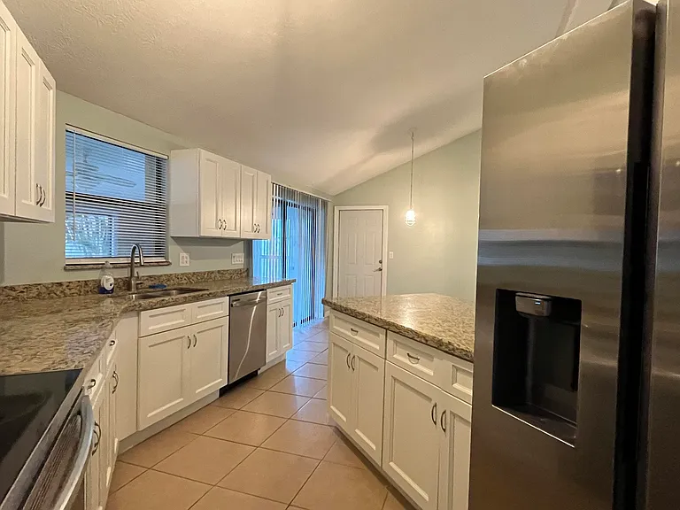 1258 SE McFarlane Ave — Photo 6