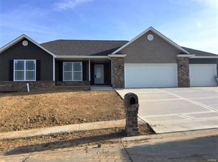 1107 W Fallen Lake Dr, Waterloo, IL 62298