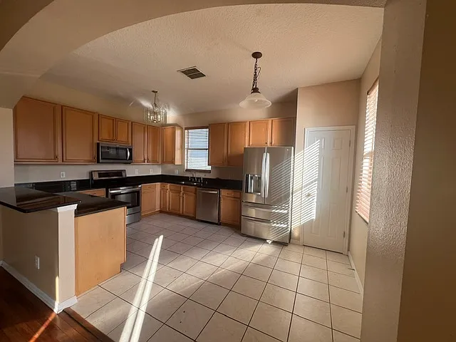 9785 Bennington Chase Dr — Photo 10