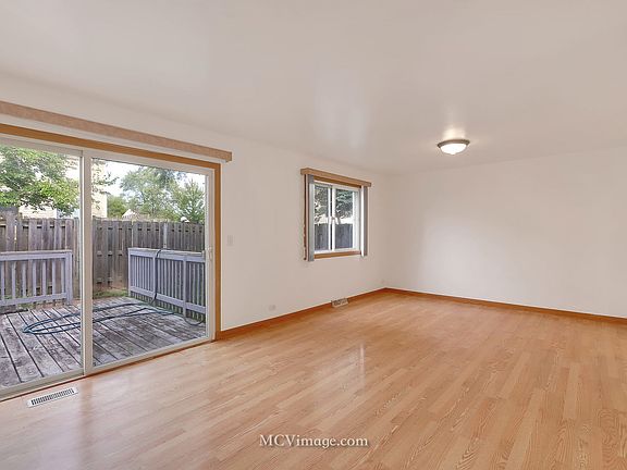 5th image of 514 Dubois Cir