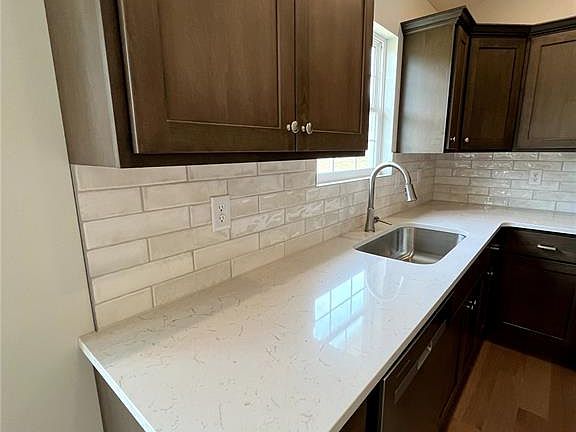 3rd image of 773 Sydney Ct