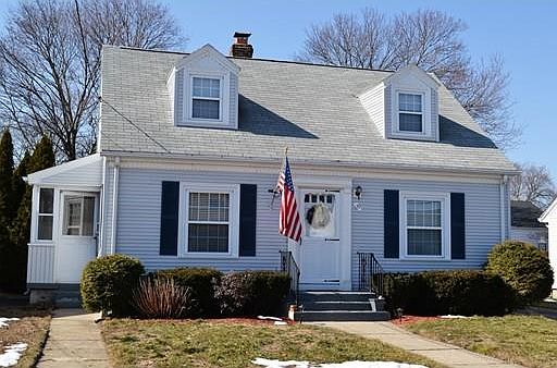 2nd image of 129 Rosemere Rd