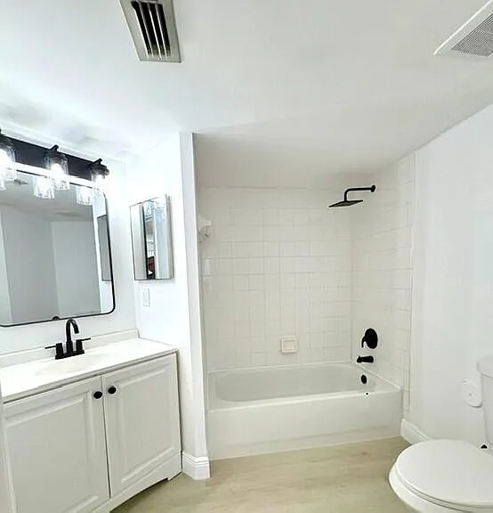 100 Crestwood Ct N #108 — Photo 20