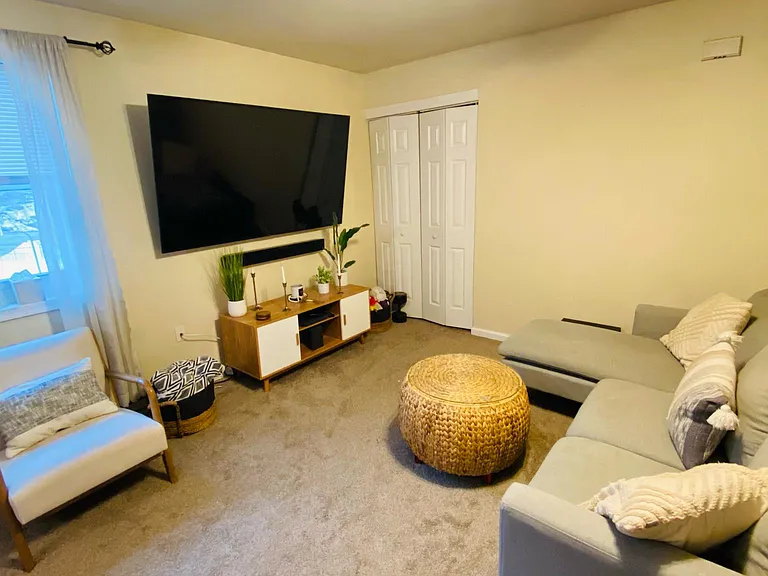 355 W Elm St #3 — Photo 3