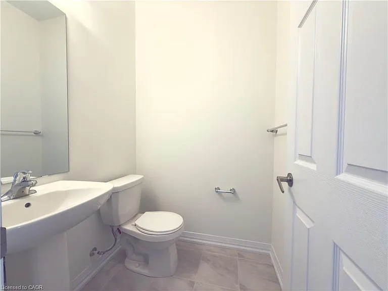 299 Starlight Ave — Photo 4