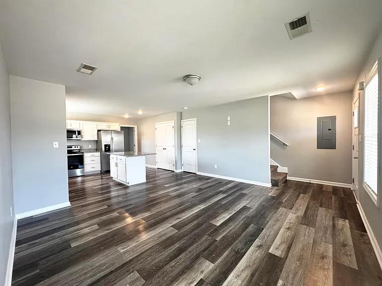 2027 Dolly Dr — Photo 7