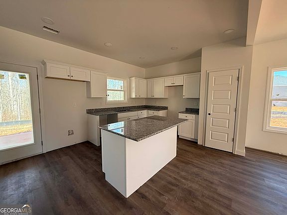 4th image of 205 Yancey Rd