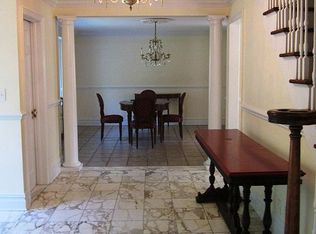 402 Mamaroneck Rd, Scarsdale, NY 10583