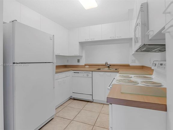 4th image of 15113 NW 8th St