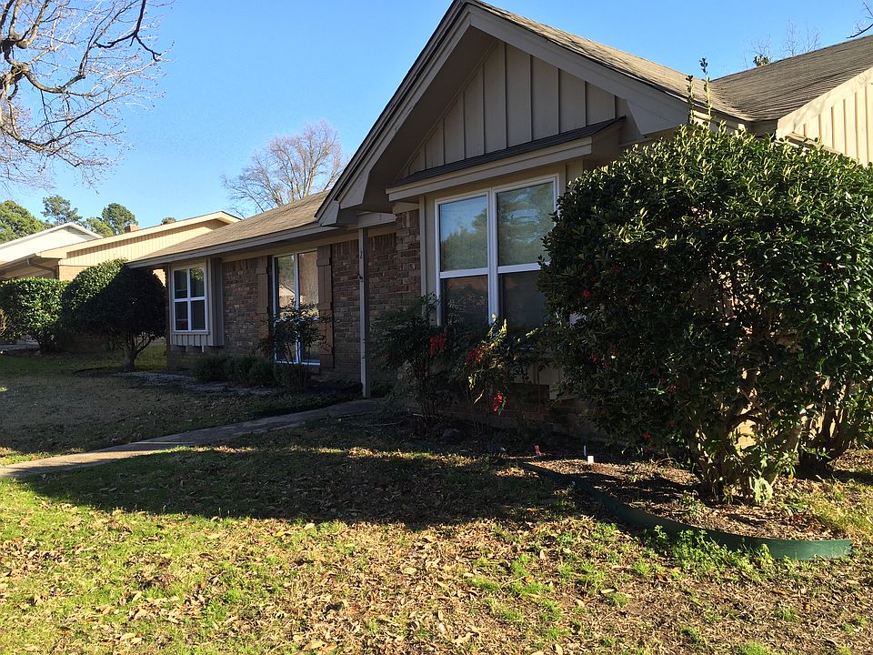 1st image of 2 Briarridge Dr
