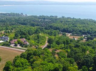 8155 E Ridge Rd, Harbor Springs, MI 49740