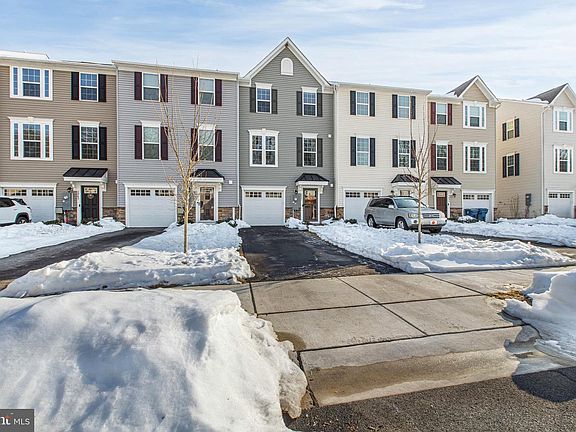 4th image of 2047 Rivers Dr