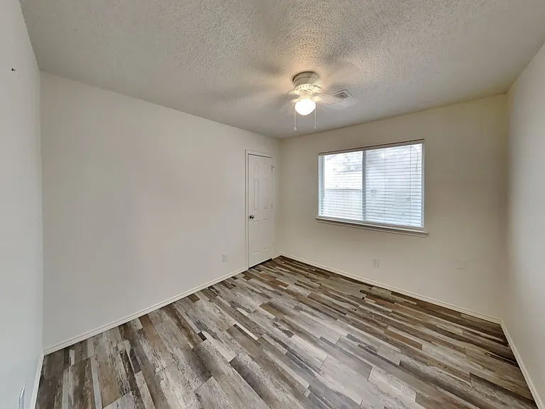 2829 Salado Trl — Photo 15