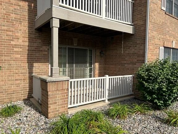2nd image of 9840 Wildwood Ct Unit 1-A