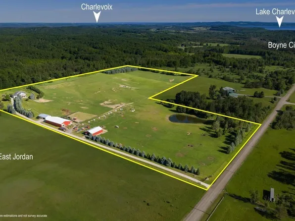 1735 S Wilson Rd, Boyne City, MI 49712