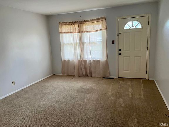 5th image of 1723 S Kenmore Dr