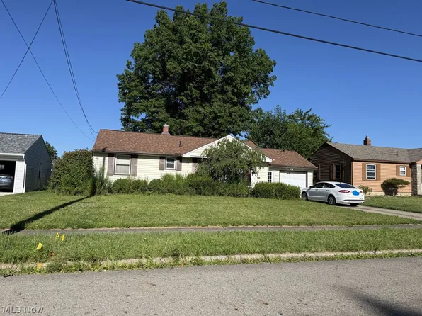 930 Woodlawn Ave, Girard, OH 44420