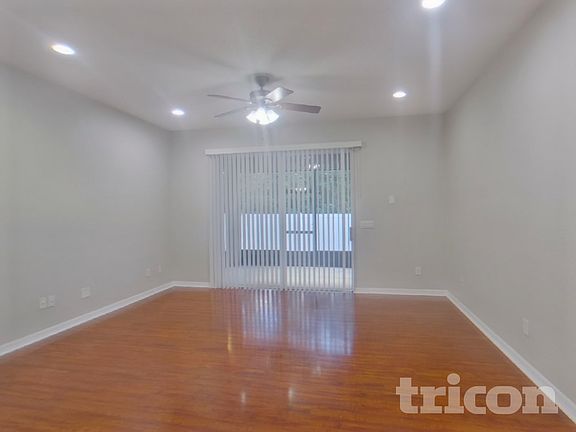 5th image of 304 Churchill Downs Blvd