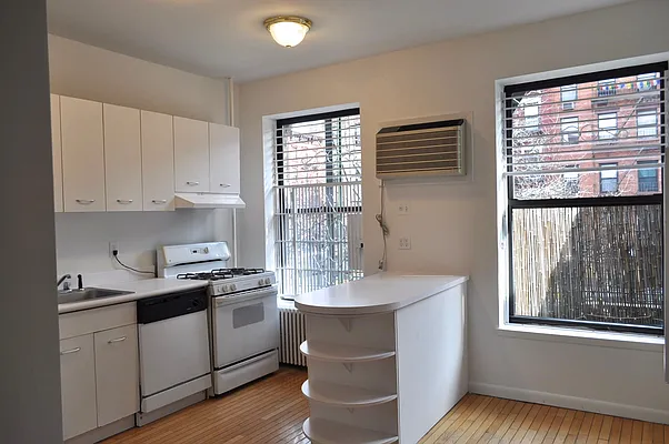 Rented by REAL New York | media 3