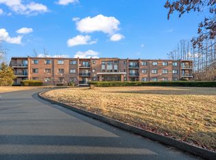 142 Silver Ln #11, East Hartford, CT 06118