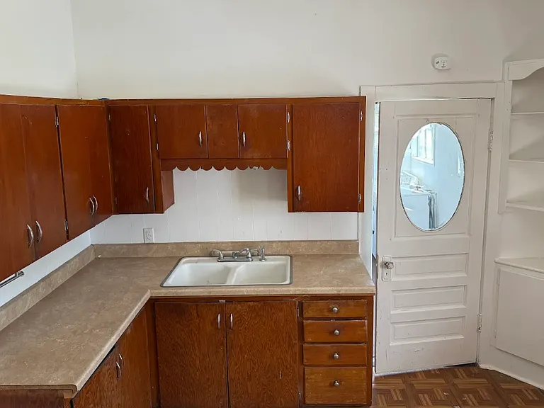 611 N Springfield Ave — Photo 2