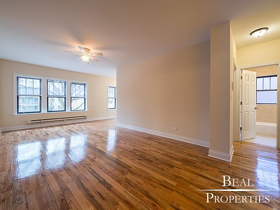 4th image of 630.5 W Cornelia Ave #C630x-s1