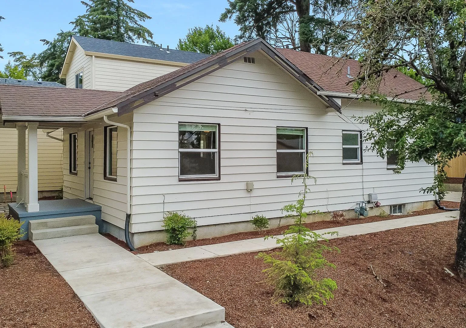 Newly Remodeled 2 Bed, 1 Bath Rental Home in SE Portland! — Photo 1