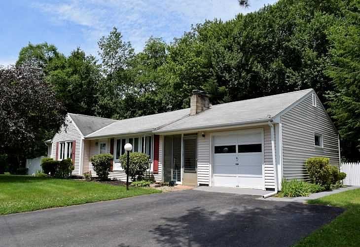 1st image of 6 Norah Ln
