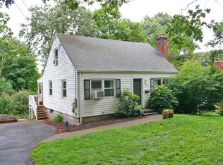 118 Greenwood Dr, Manchester, CT 06042