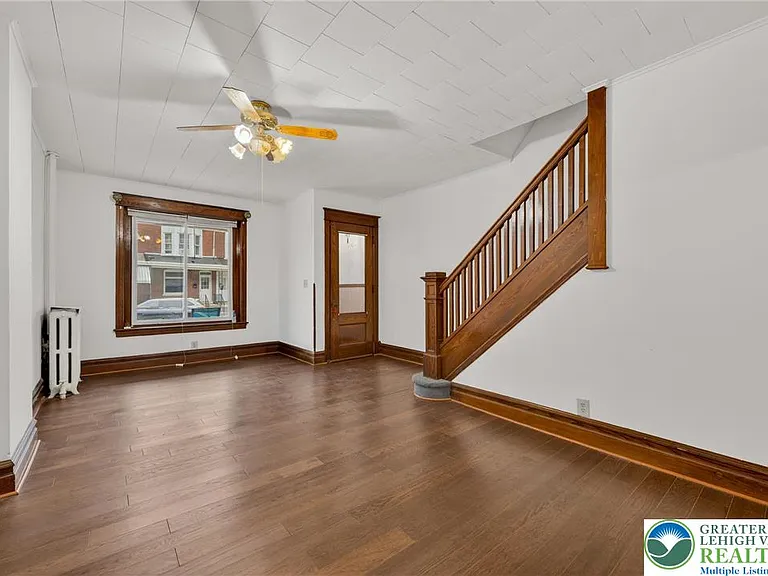 626 N 11th St — Photo 11