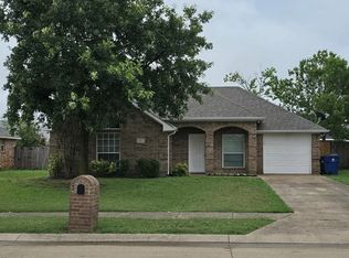 632 Oliver Ln, Waxahachie, TX 75165