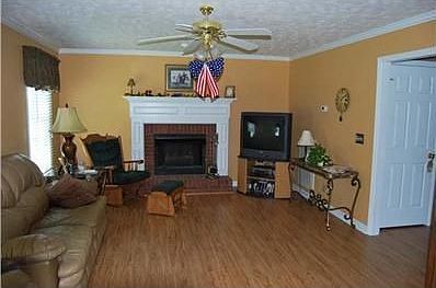 3rd image of 3113 Chapel Hills Dr