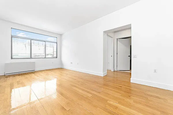 Rented by Tapiro Realty | media 9