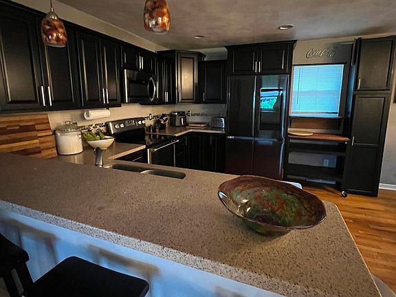 3rd image of 4733 W Oakwood Park Dr