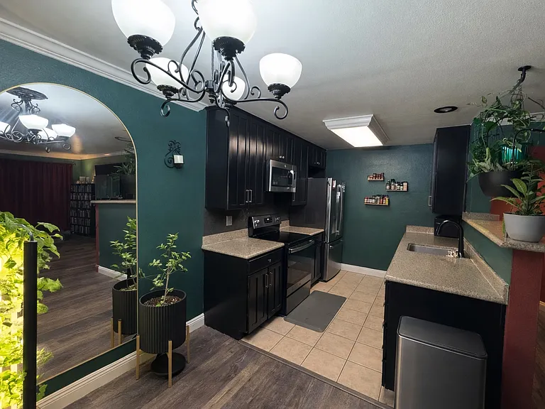 210 Chambers St #12 — Photo 1