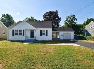 21 Barton St, Springfield, MA 01104