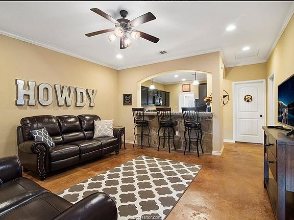 2nd image of 101 Kimber Ln