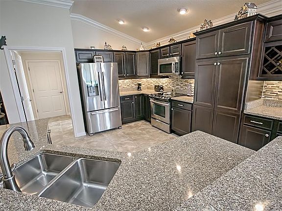 4th image of 1389 Kilgore Way