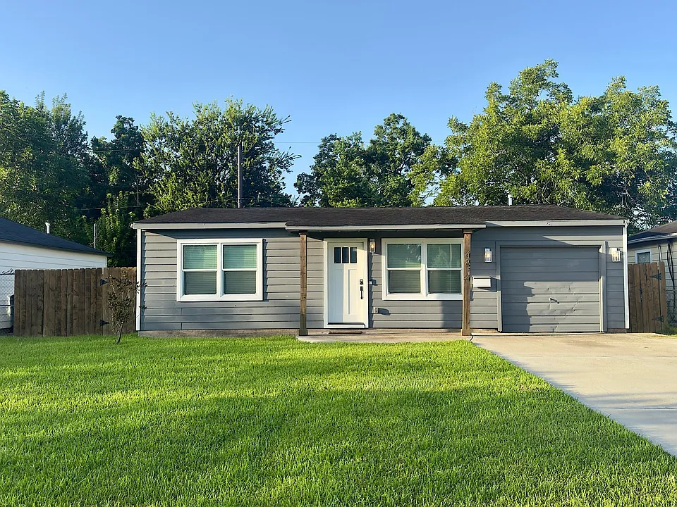 4814 Holloway Dr