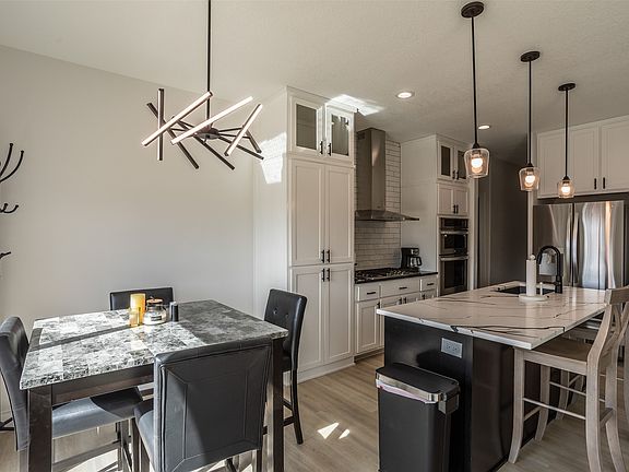 5th image of 7036 Lake Ridge Ave