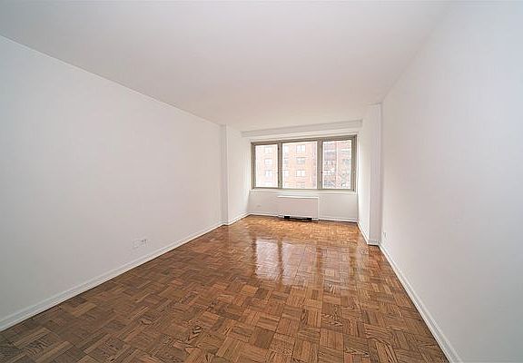 4th image of 444 E 82nd St APT 3D