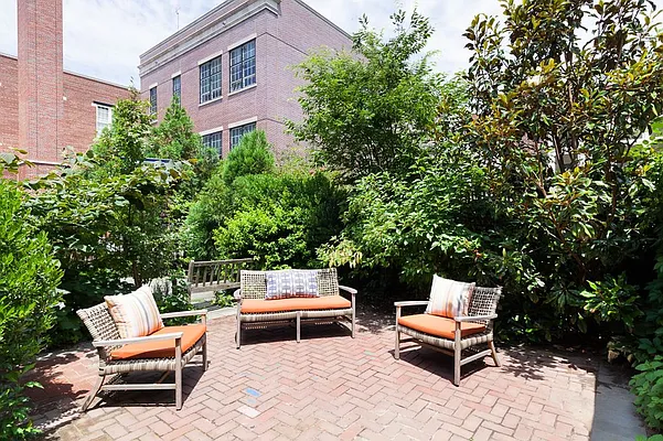 Rented by Engel and Volkers Brownstone Brooklyn | media 8