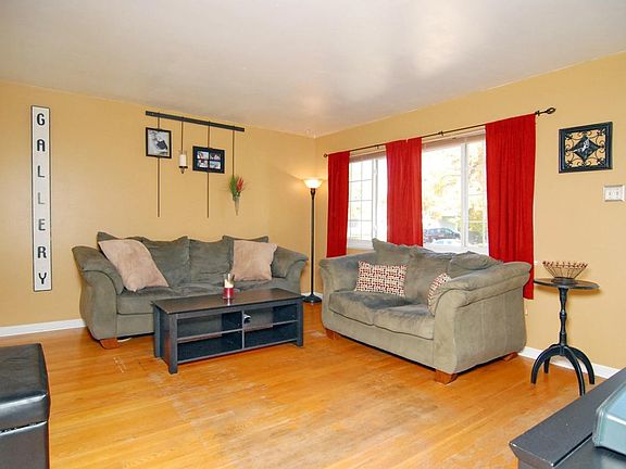 5th image of 440 Moule Dr