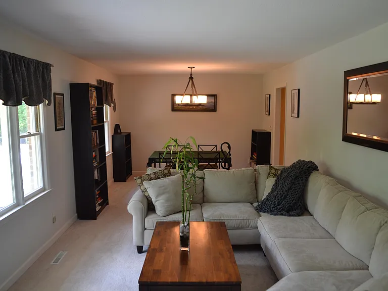 861 Hawthorne Dr — Photo 7