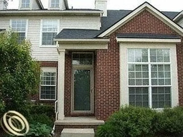10104 Jasmine Dr #1, Walled Lake, MI 48390