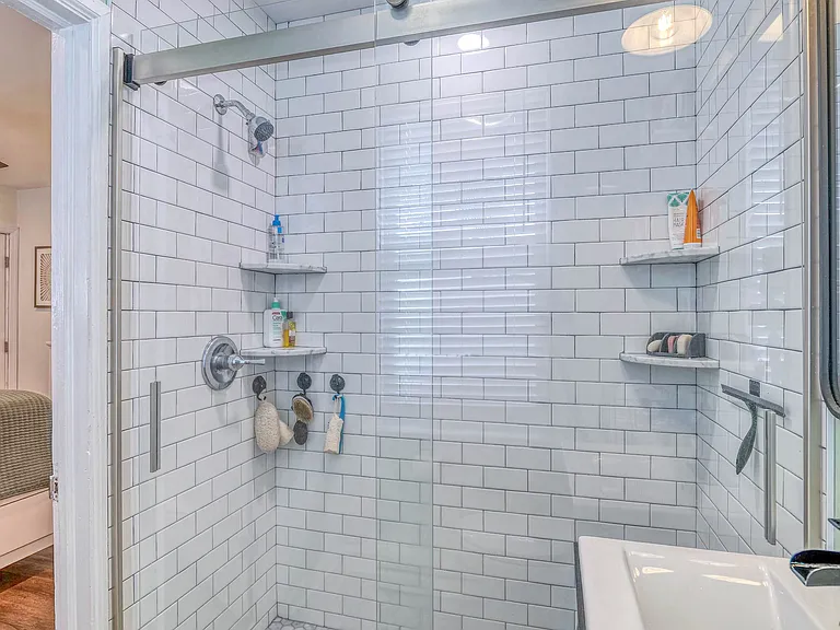 117 Newport Ct #1A — Photo 2