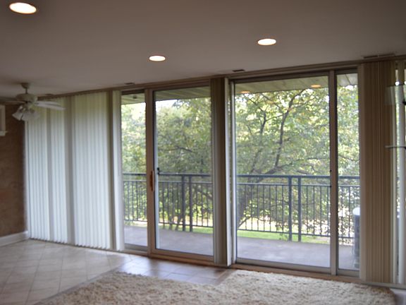 5th image of 6010 Oakwood Dr APT 2H