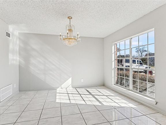 4th image of 1407 Hampton Ln