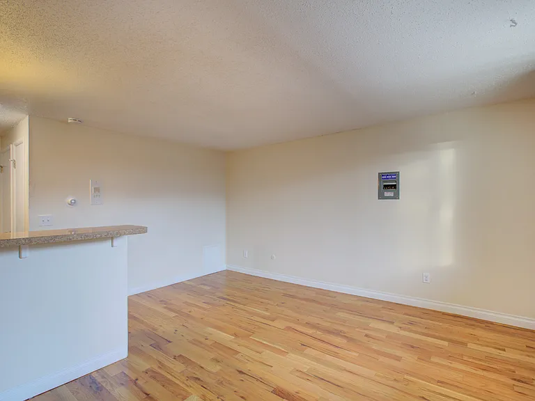 222 Logan — Photo 51